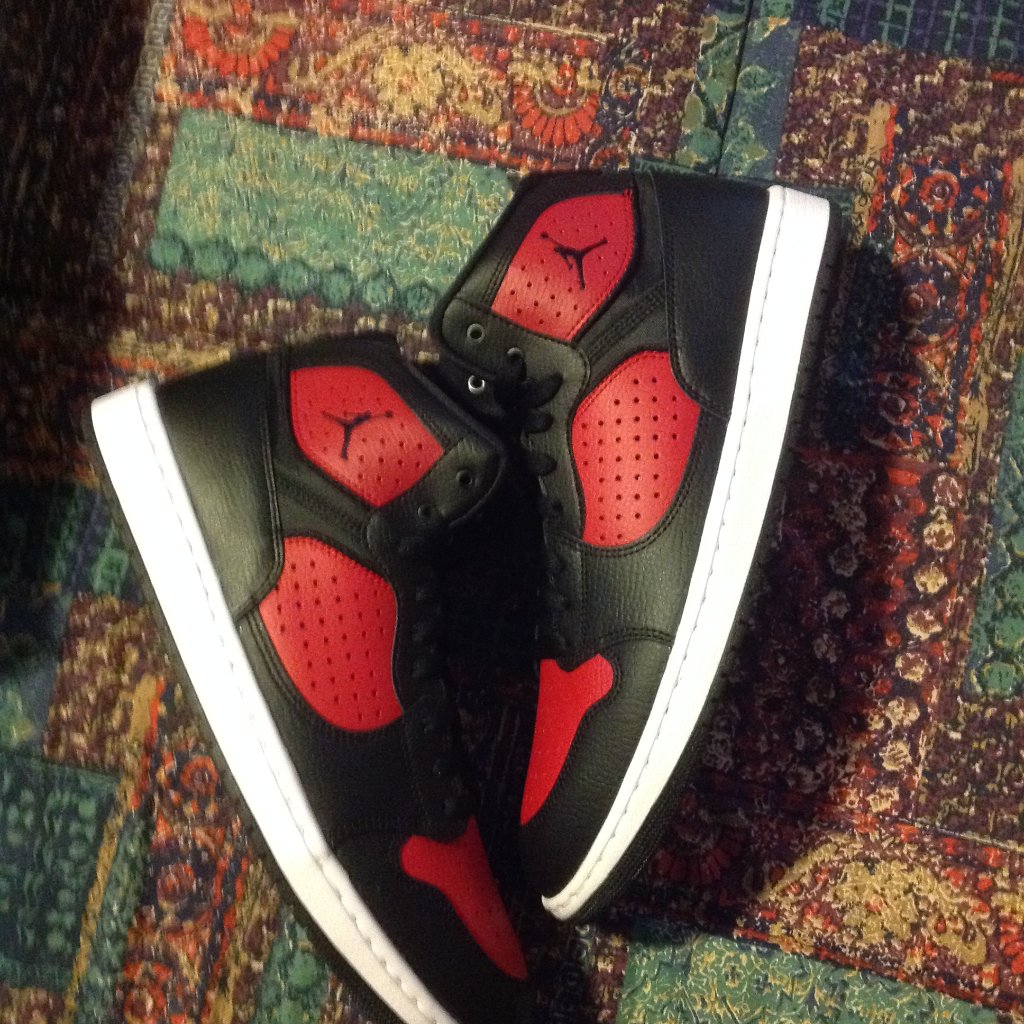 Jordan Access Men's Black, Red & White Leather Sneakers - 11.5 - New In Box